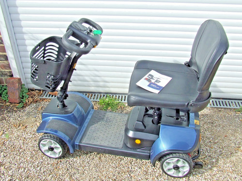 Mobility scooter hardly used - ,